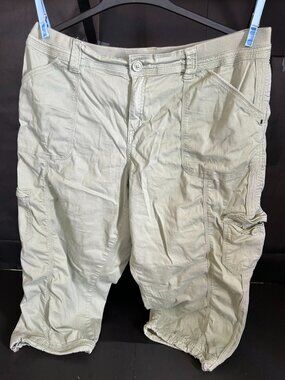 style & co. Green Cargo Capri Pants